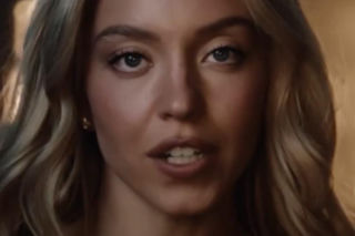 Rozebrana Sydney Sweeney w sportowej reklamie