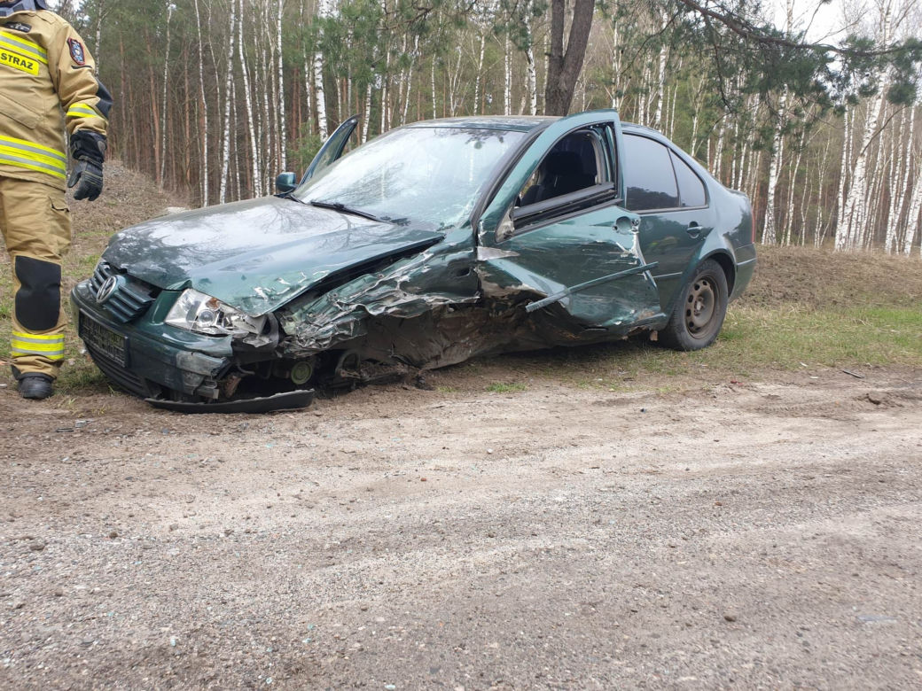 Sprawca wypadku na DK 10 pod Bydgoszczą wciąż nieznany! Ściga go policja [ZDJĘCIA] 