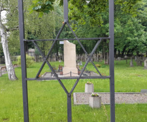 Kirkut pomalowany przez pseudo graficiarzy