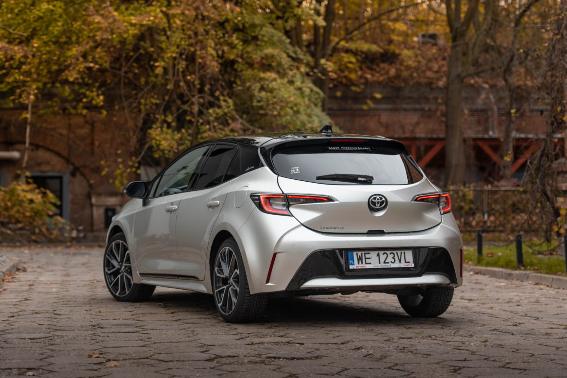 Toyota Corolla Hatchback 1.2 Turbo 116 KM 6 M/T 
