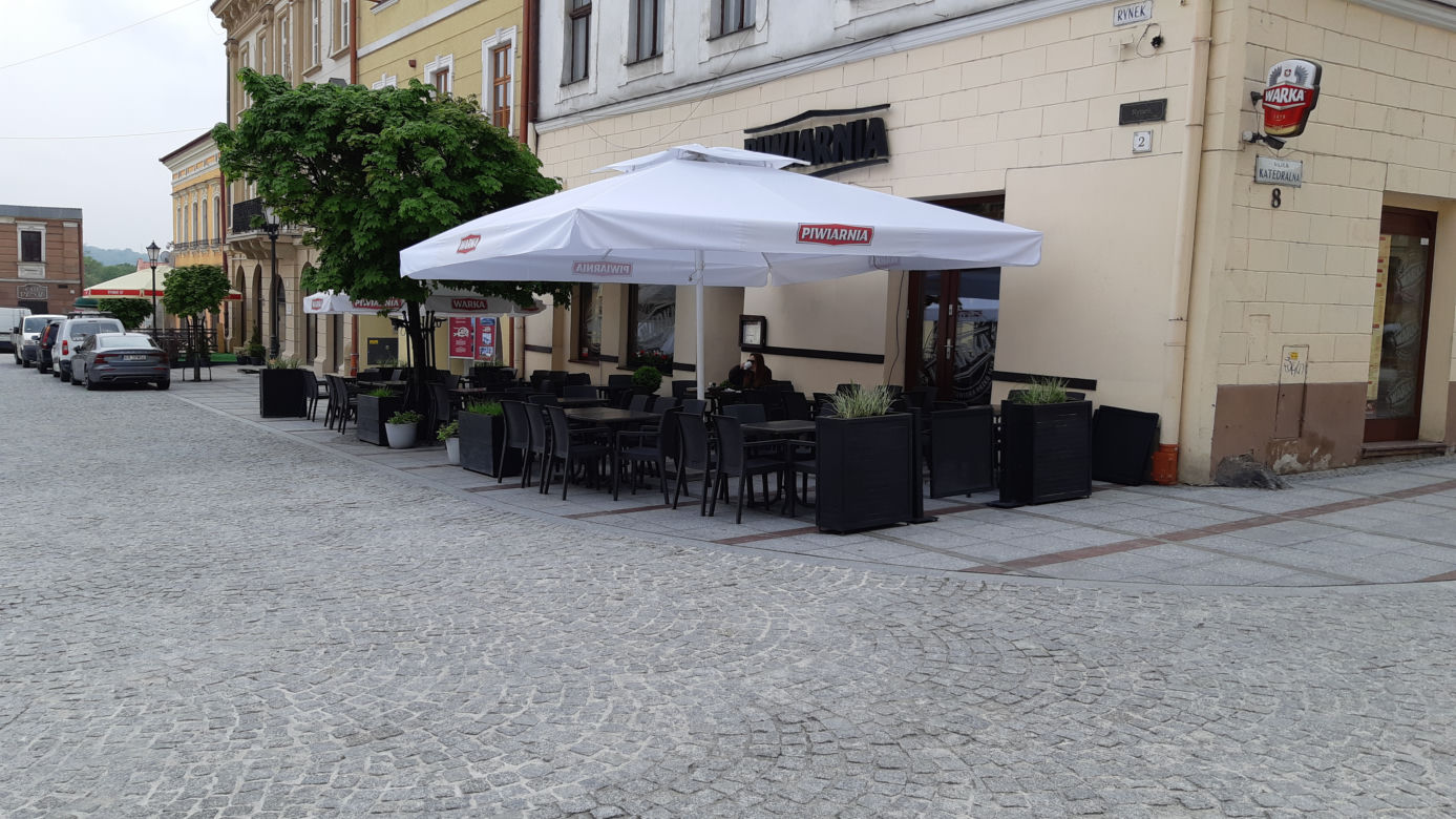 Ogródki kawiarniane na tarnowskim Rynku otwarte!