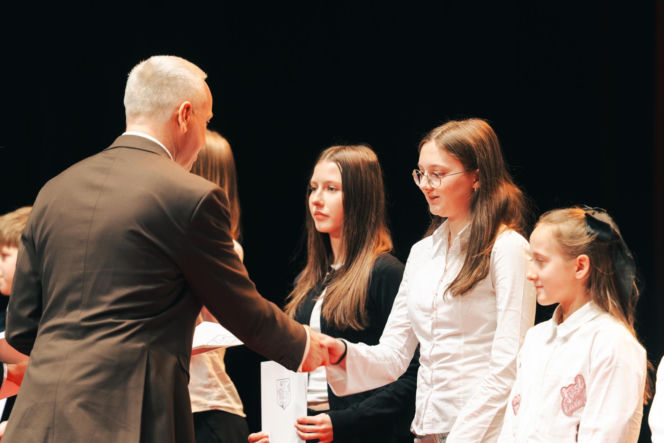 Najzdolniejsi uczniowie odebrali stypendia Prezydenta Miasta Siedlce