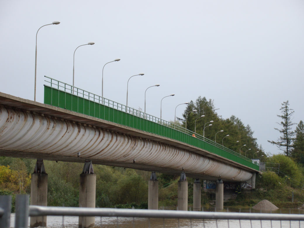 Częstościowe wyburzanie przeprawy nad Dunajcem