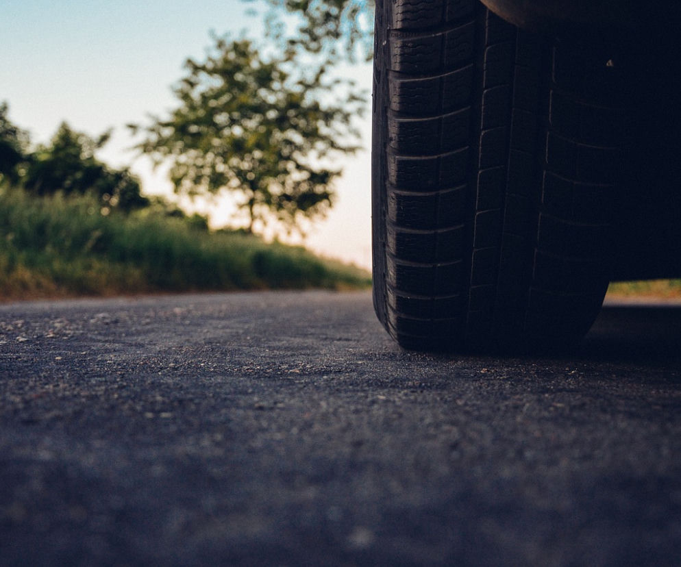 Katowice: Wybiegł jak poparzony z samochodu i zaatakował kierowcę! Co robisz k**wa!?