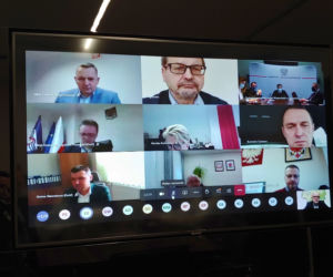  Szczepienia przeciw COVID-19 głównym tematem wideokonferencji starosty z wojewodą