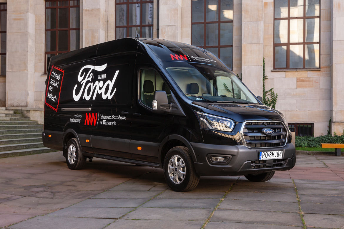 Ford Transit i Ford Tourneo Custom we flocie Muzeum Narodowego w Warszawie