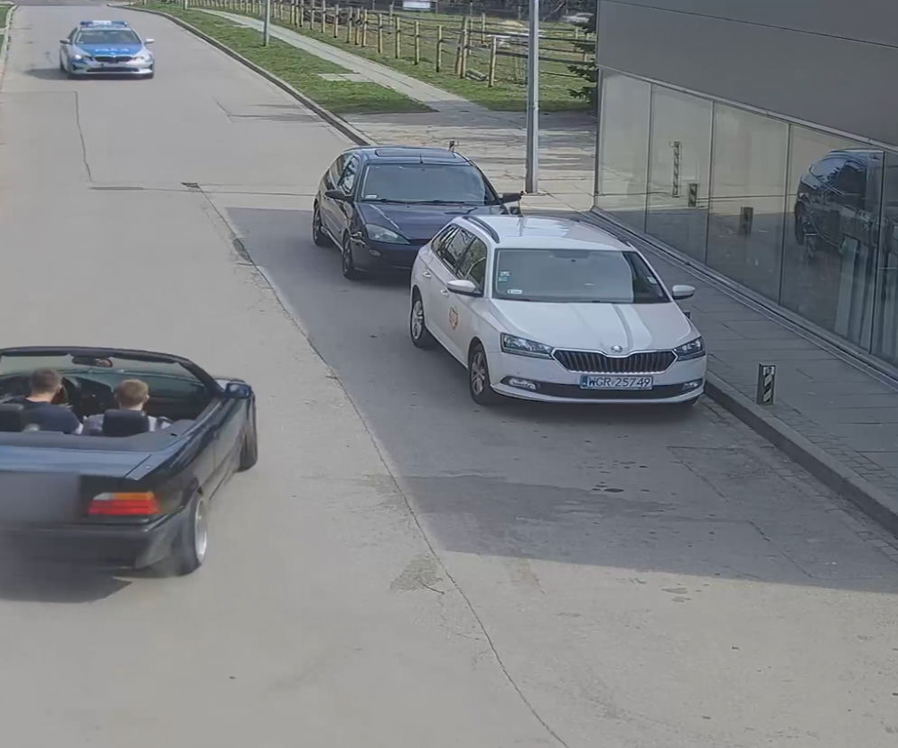 Driftował BMW przed POLICYJNYM RADIOWOZEM! Wszystko się nagrało!