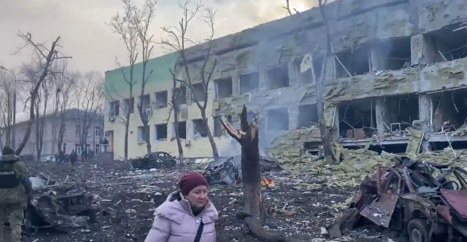 Tak wygląda wojna Putina. Barbarzyński atak wojsk rosyjskich na szpital w Mariupolu