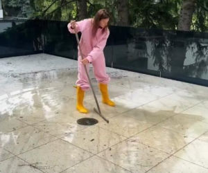Klaudia Halejcio kompletnie zalana! Musiała się nieźle nasprzątać.