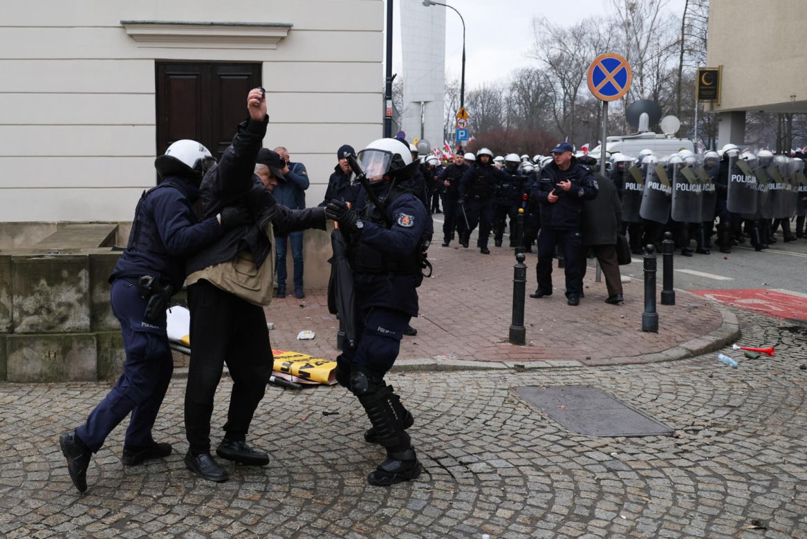 Protest rolników pod Sejmem - starcia z policją