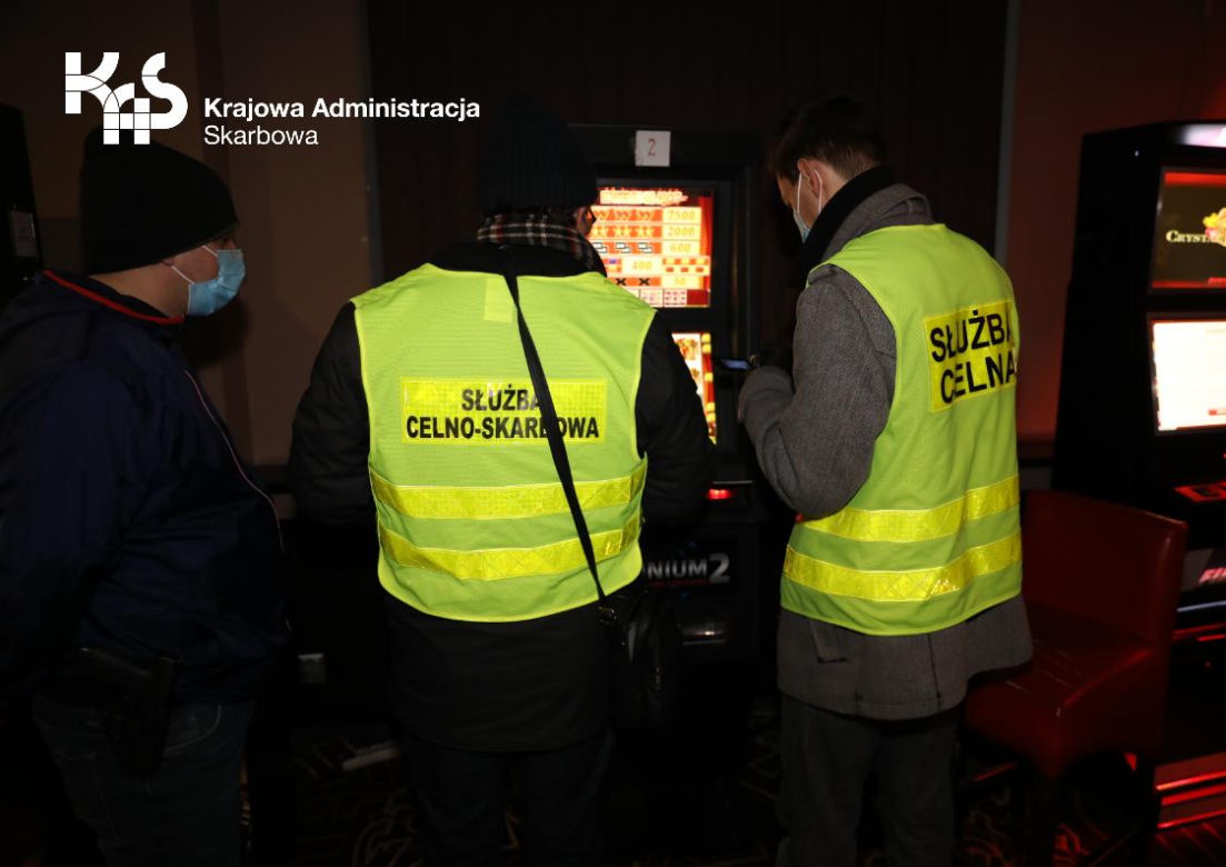 Spektakularna akcja celników w centrum Szczecina. Zlikwidowali jaskinię hazardu