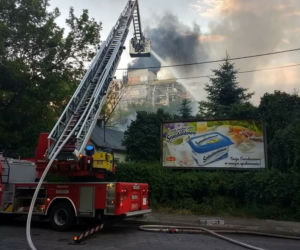 Pożar bloku w Warszawie