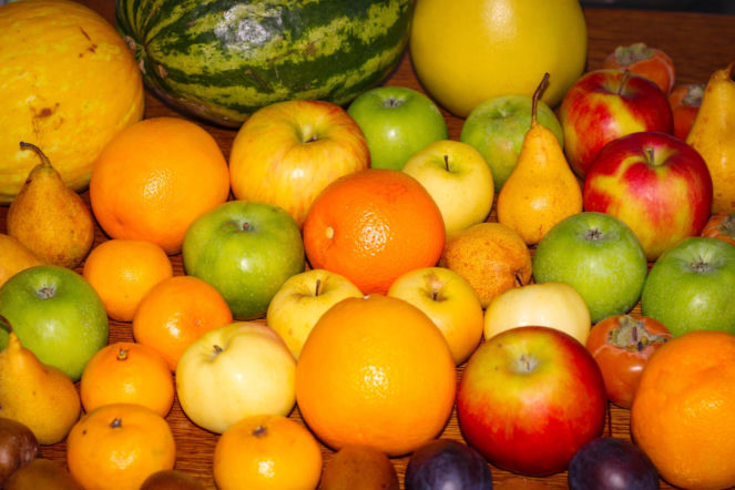 Te owoce pomagają schudnąć. Dietetycy wskazują 14 najlepszych wyborów