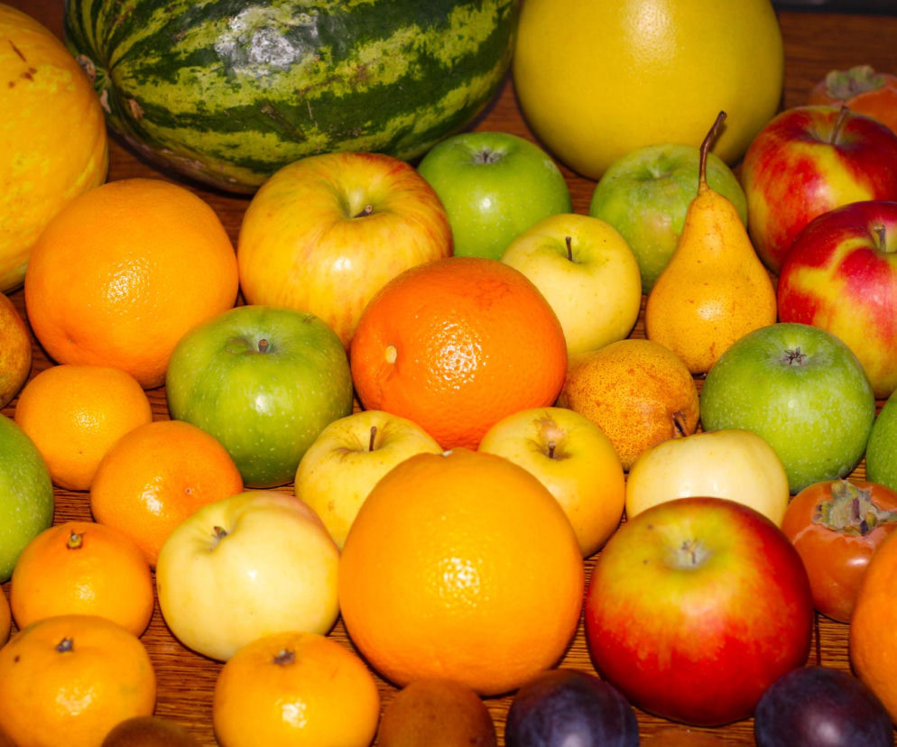 Te owoce pomagają schudnąć. Dietetycy wskazują 14 najlepszych wyborów