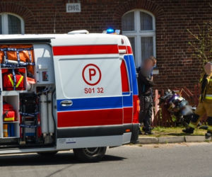 25-letni motocyklista potrącił policjanta, po czym sam rozbił się na płocie