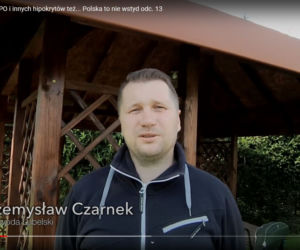Luksusy Przemysława Czarnka. W ogrodzie basen i boisko 