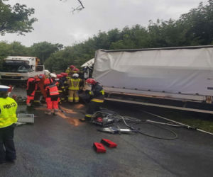 Zderzenie dwóch ciężarówek w powiecie olsztyńskim