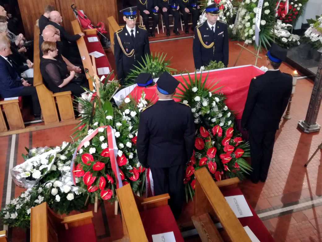 Białystok. Pogrzeb ogniomistrza Przemysława Piotrowskiego (+26 l.)
