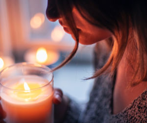 Jak usunąć zapach z papierosów