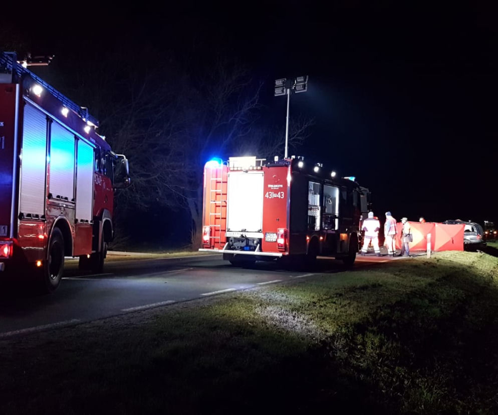 40-letni kierowca osobówki wjechał pod tira. Zginał na miejscu