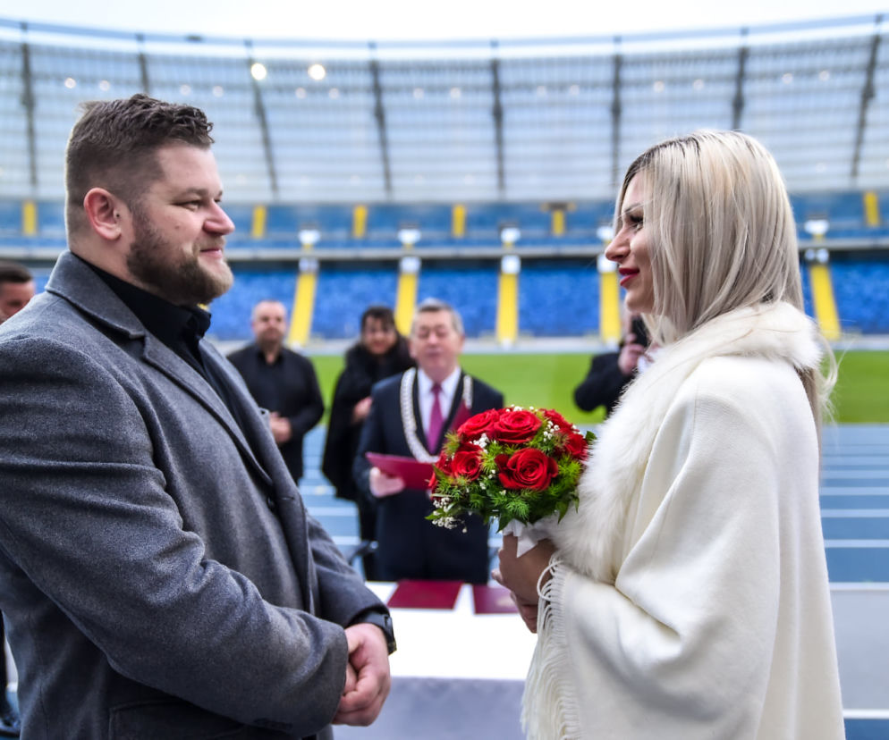 Ślub Pawła Fajdka na Stadionie Śląskim okazał się mistyfikacją