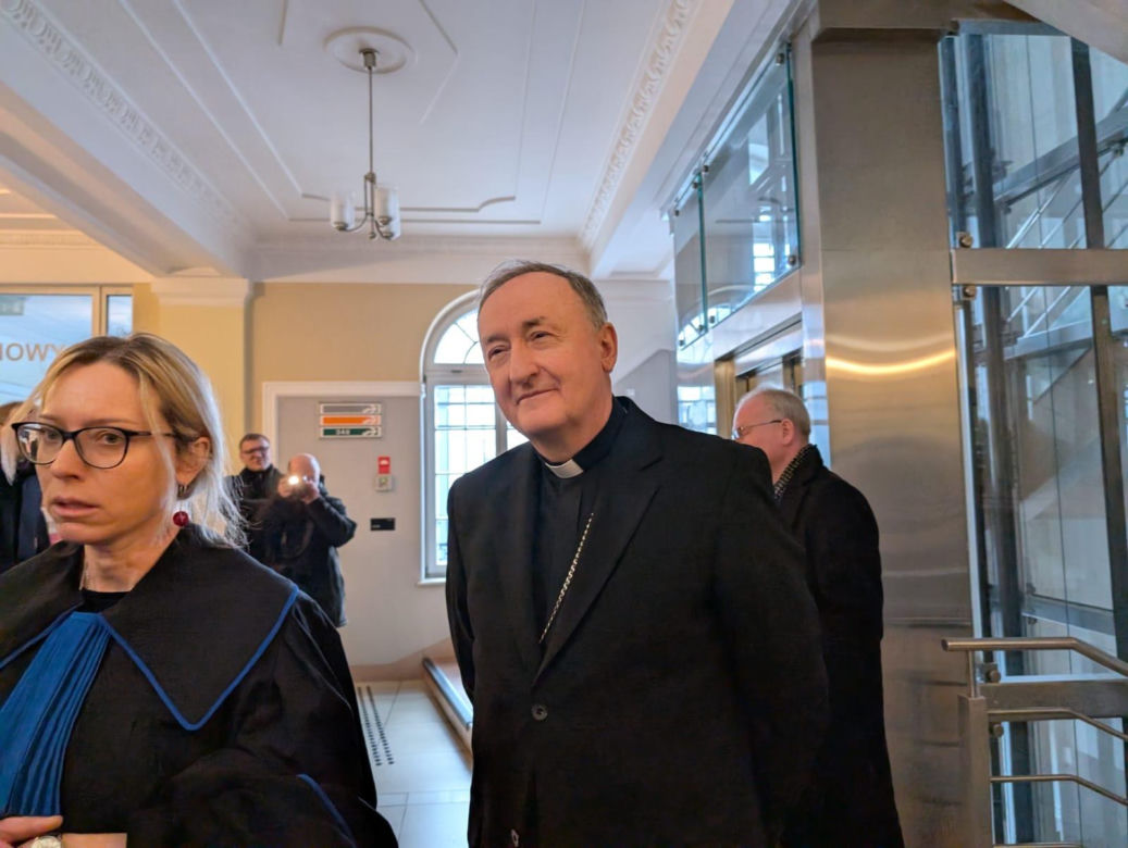 Biskup Andrzej Jeż przed sądem
