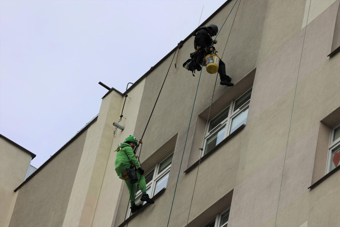 Alpiniści dla WOŚP dali radość małym pacjentom z Uniwersyteckiego Szpitala Dziecięcego w Lublinie