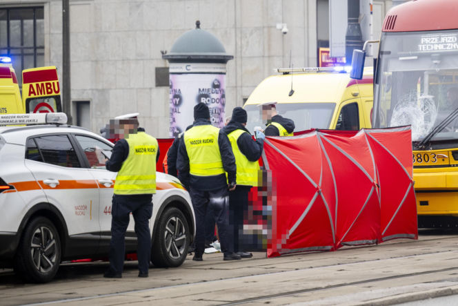 Potrącenie pieszego przez tramwaj w Warszawie