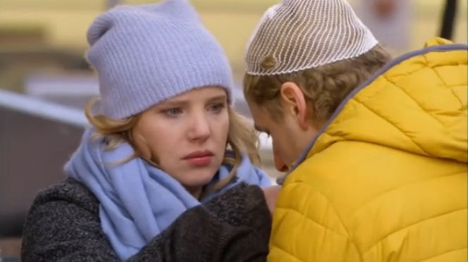 O mnie się nie martw 2 sezon odc. 13. Krzysiek Małecki (Paweł Domagała), Iga (Joanna Kulig)