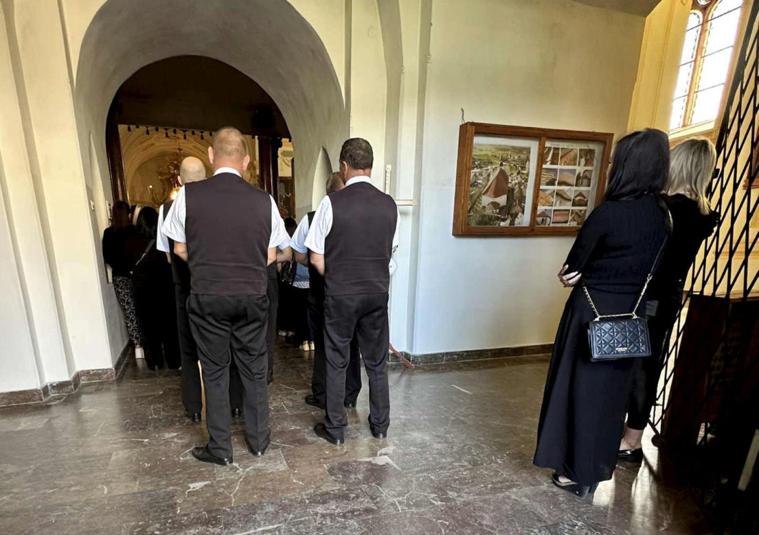 Ojciec i 2-letni synek spoczęli w jednej trumnie