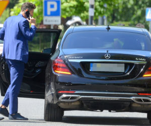 Robert Lewandowski wożony jest Maybachem za 560 tyś.