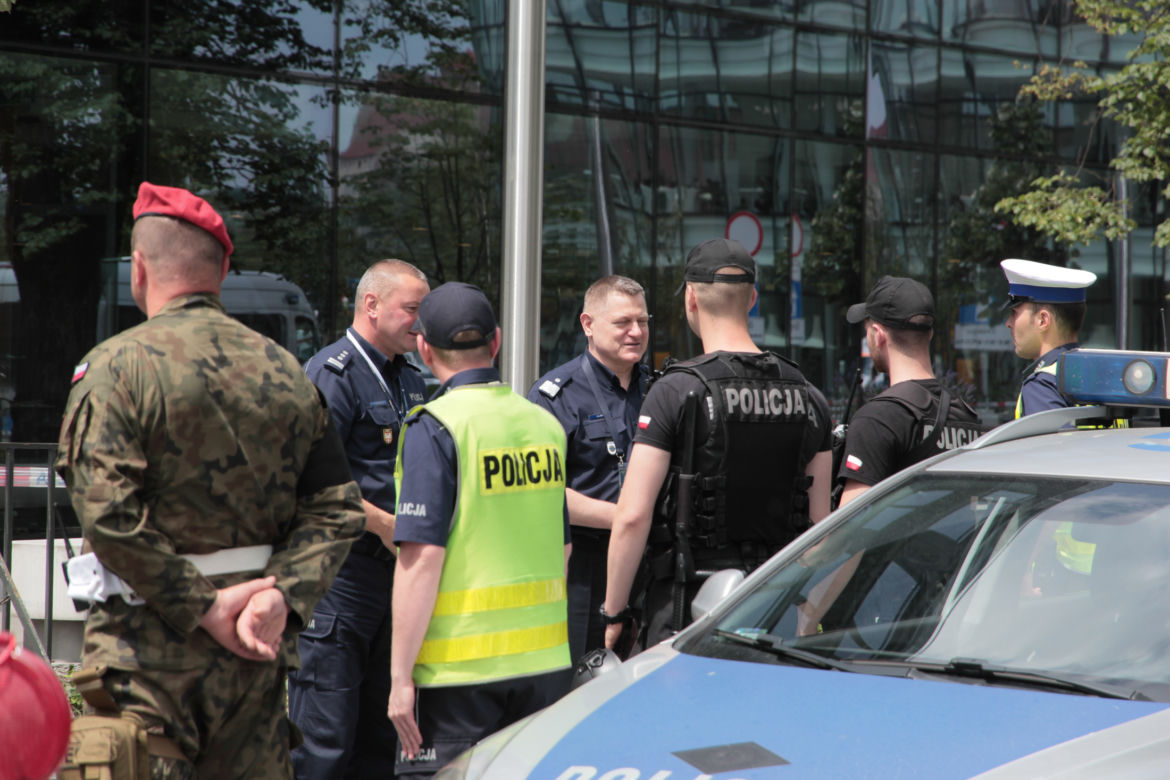 Kraków pod szczególnym nadzorem: Zobacz, jak wygląda zabezpieczanie miasta! [ZDJĘCIA]