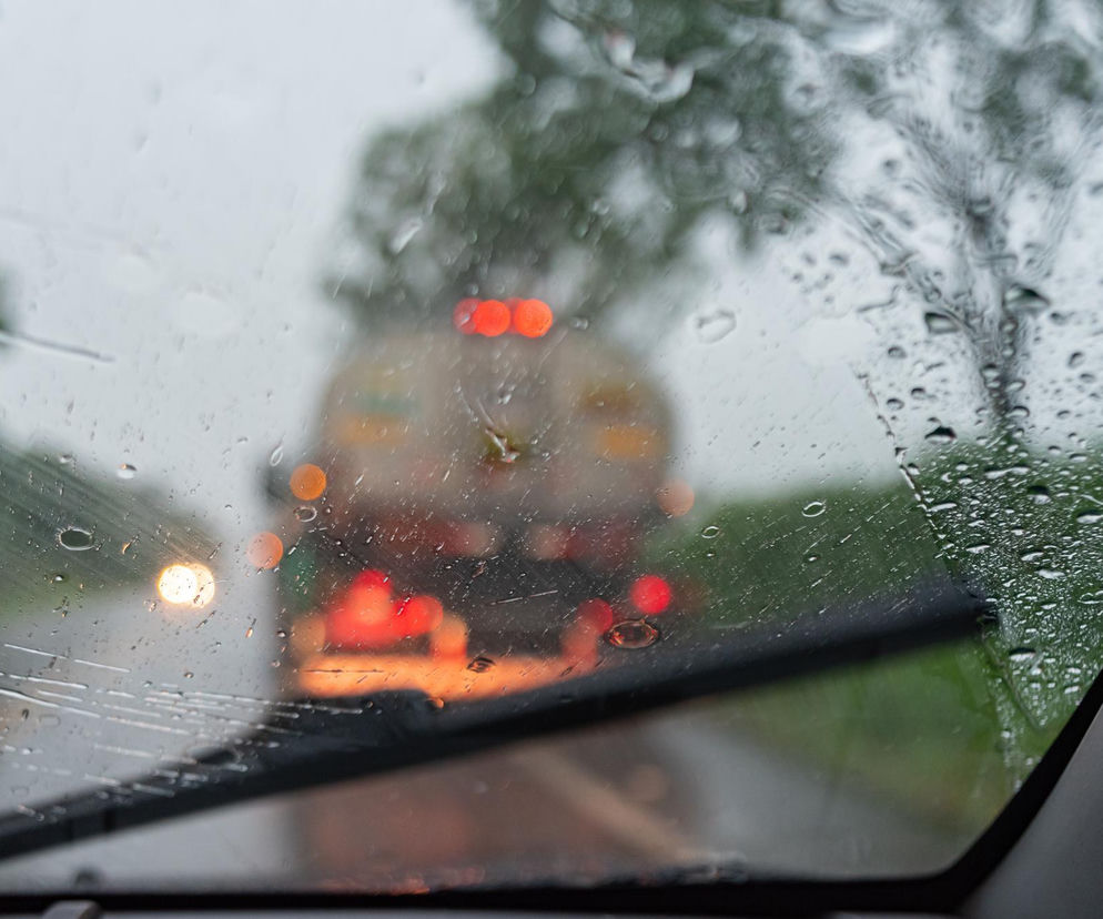 Pogoda, deszcz, samochód