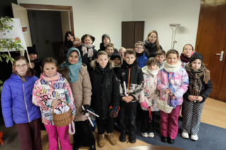 Uczniowie z Tarnowa rozdają poezję. Niezwykła akcja na Grabówce