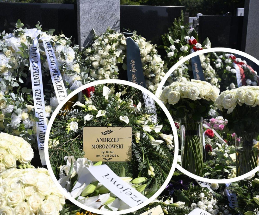 Grób Andrzeja Morozowskiego w morzu kwiatów. Na miniaturach tabliczka i białe róże. O pogrzebie przeczytasz w serwisie Eska.