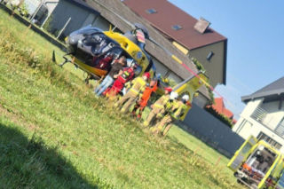 Wybuch gazu w domu jednorodzinnym w Gocławiu. Poszkodowaną 35-latkę śmigłowcem LPR przetransportowano do szpitala