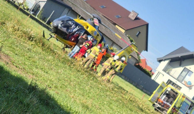 Wybuch gazu w domu jednorodzinnym w Gocławiu. Poszkodowaną 35-latkę śmigłowcem LPR przetransportowano do szpitala