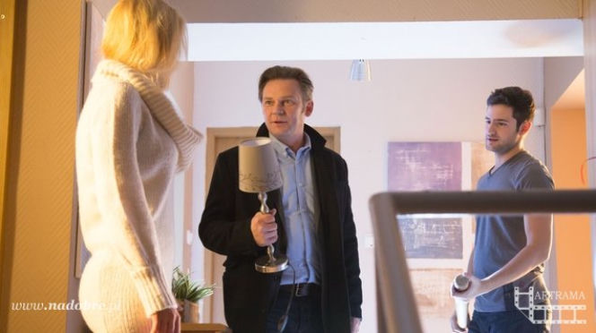 Na dobre i na złe odc. 555. Tomasz Rzepecki (Ireneusz Czop), Agata (Emilia Komarnicka), Adam (Grzegorz Daukszewicz)