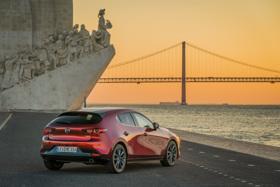 Mazda 3 2.0 SKYACTIV-G 122 KM 6MT (Soul Red Crystal)