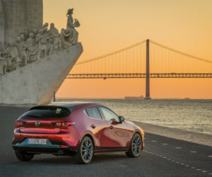Mazda 3 2.0 SKYACTIV-G 122 KM 6MT (Soul Red Crystal)
