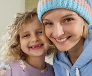 M jak miłość na planie. Pola (Hania Nowosielska), Weronika (Ewelina Kudeń-Nowosielska)