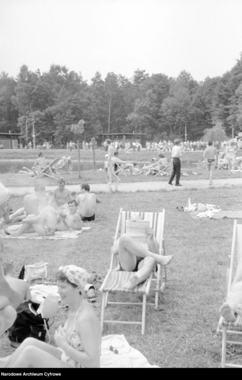 Baseny miejskie w PRL-u. Tak w upały chłodzili się nasi rodzice - zdjęcia