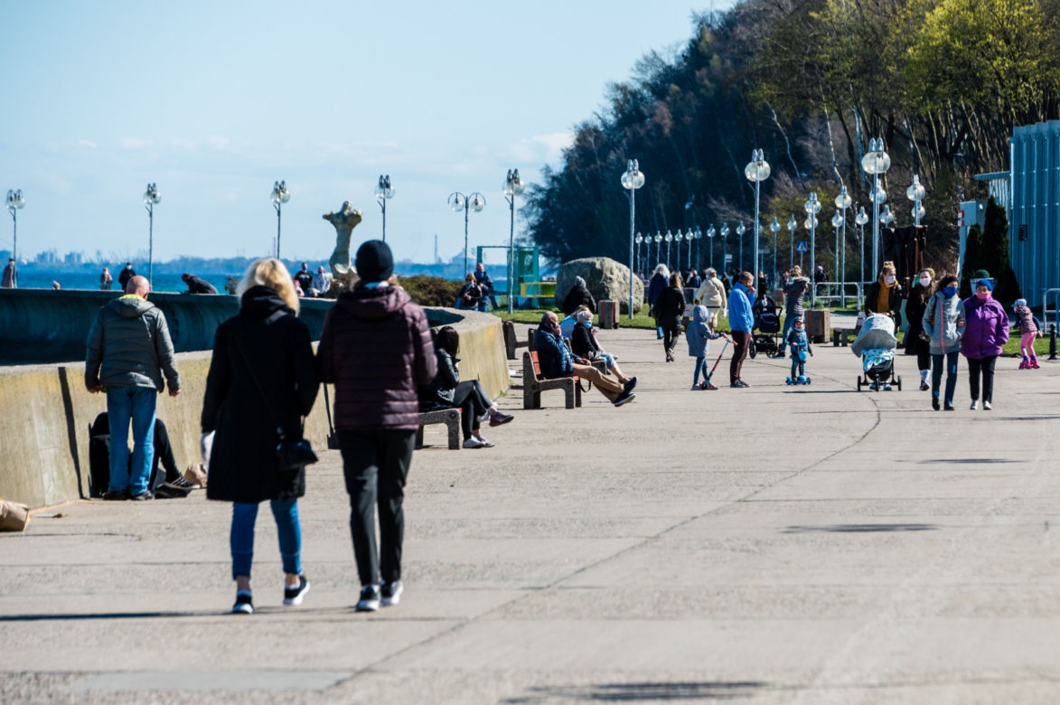 Gdynia: Tłumy na bulwarze. Powrócą zakazy?
