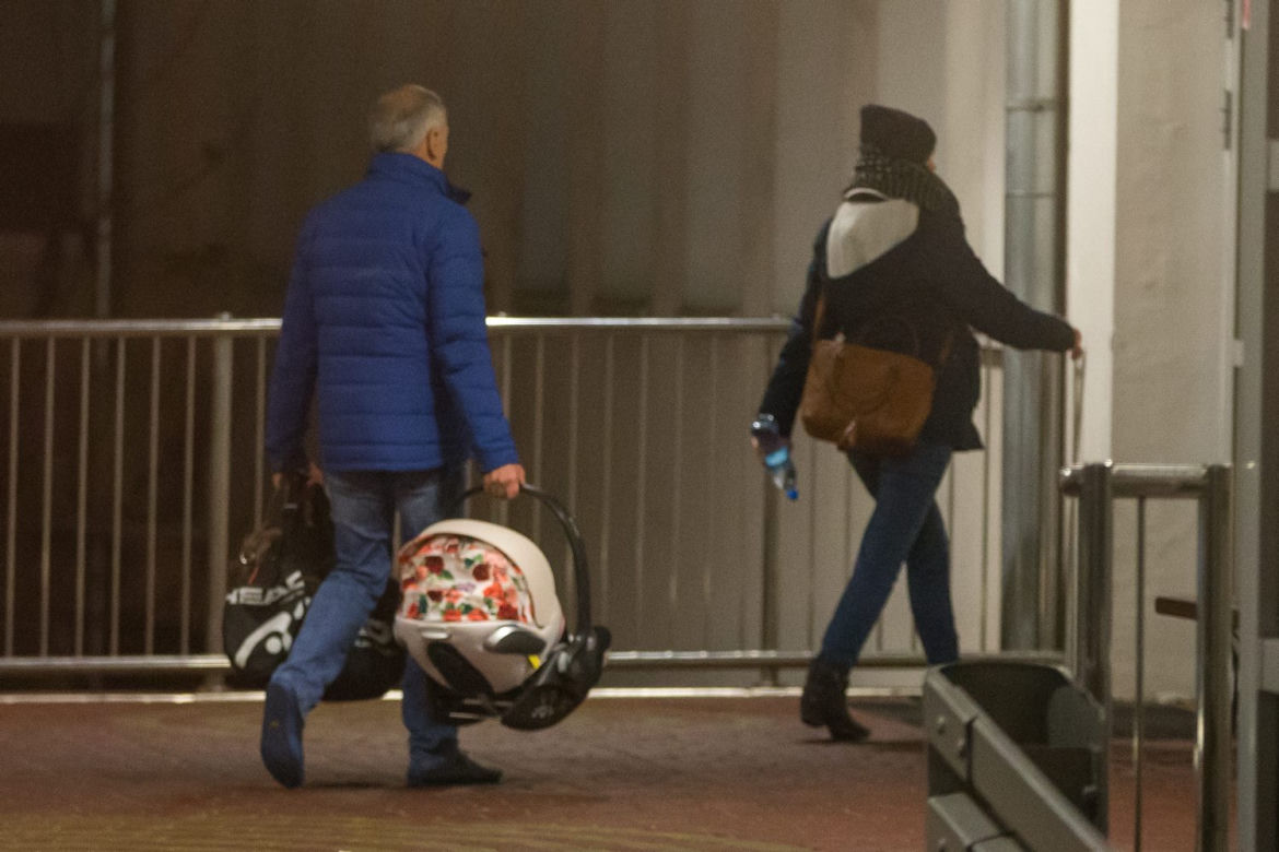 Karol Strasburger odebrał żonę i corkę ze szpitala 