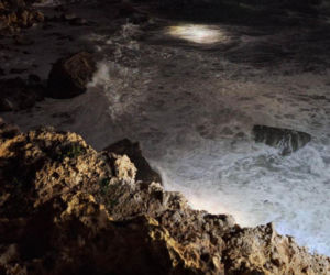 13-letnia Oliwia porwana przez falę. Rodzinny spacer zakończył się tragedią