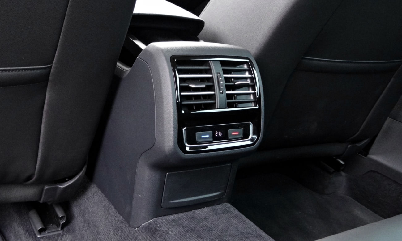 Volkswagen Passat Limousine B8 Highline 2.0 TDI DSG BlueMotion