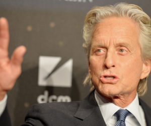 Michael Douglas nie chce zapłacić Catherinie Zeta-Jones, bo twierdzi, że go zaraziła