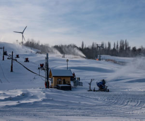 W Łódzkiem jak w Białce Tatrzańskiej. Góra Kamieńsk szykuje się na otwarcie sezonu