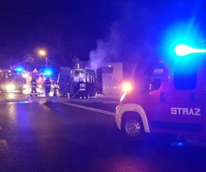 Wypadek w Kopciowicach. Bus stanął w płomieniach! W środku byli pasażerowie