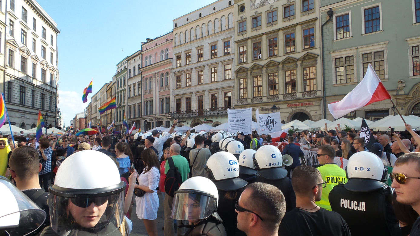 "Zboczeńcy, wypier**lać".Manifestowali przeciwko Marszowi Równości 18.05.2019 w Krakowie